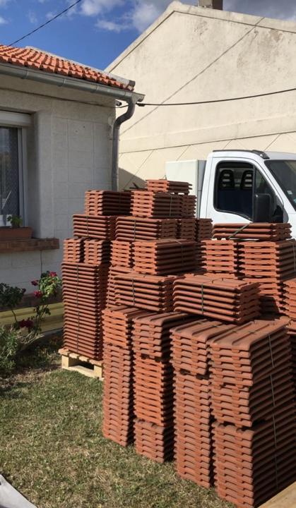 Livraison des tuiles avant le chantier