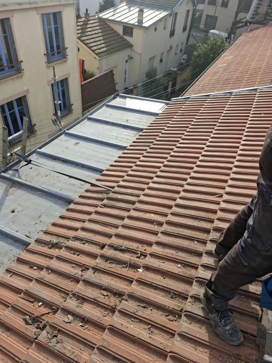 Raccord entre tuiles et zinc